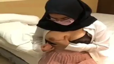 Jilbab Kacamata Maskeran Pamer Aset Viral Hot 2026